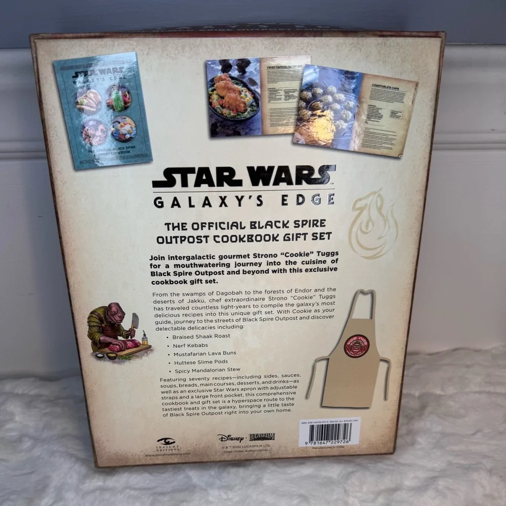 Star Wars Cookbook, Galaxy’s Edge, with apron! New in box